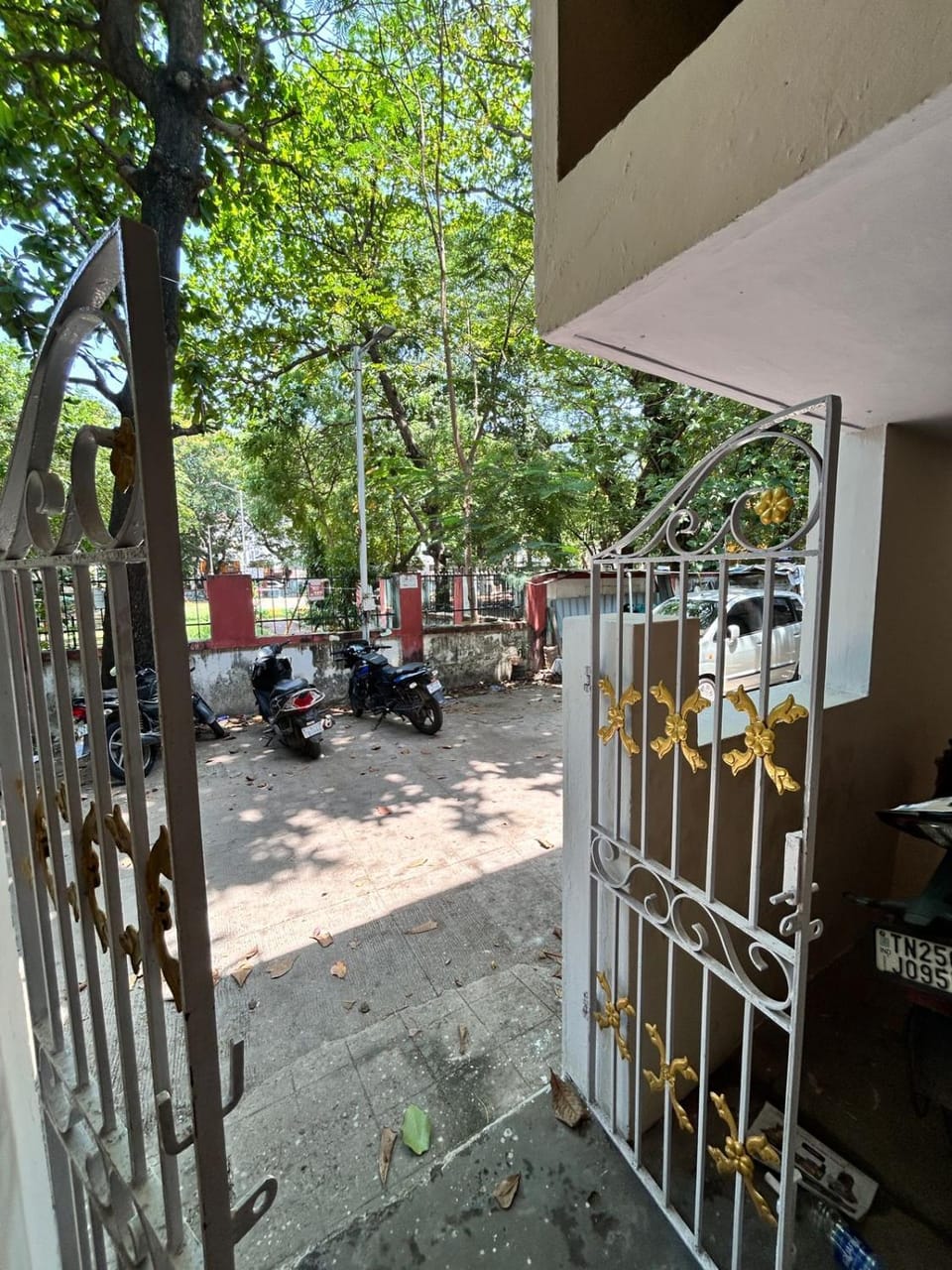 Facade/entrance, Garden view