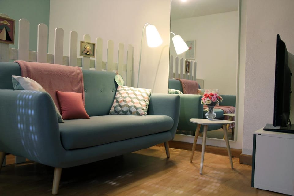 Communal lounge/ TV room, TV and multimedia, Living room, Seating area