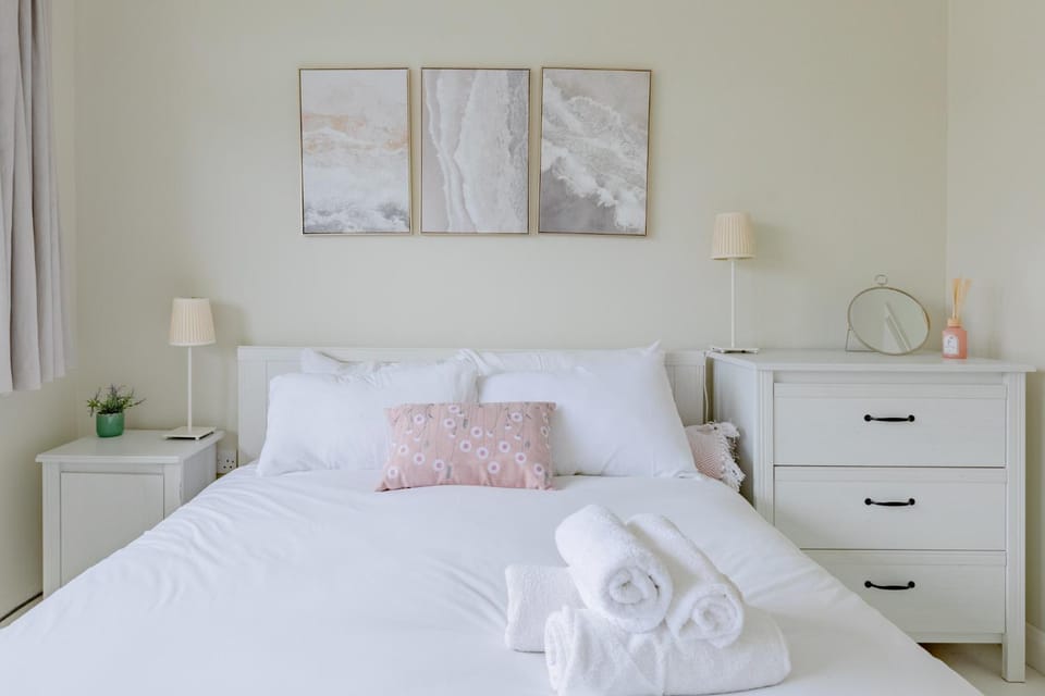 Bright and Welcoming 2BD Flat in South West London Apartment in London