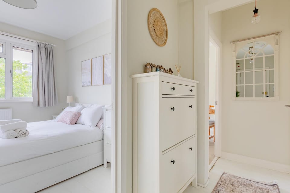 Bright and Welcoming 2BD Flat in South West London Apartment in London