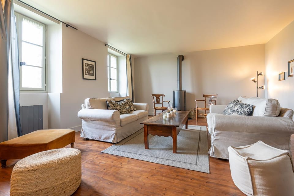 Living room, fireplace