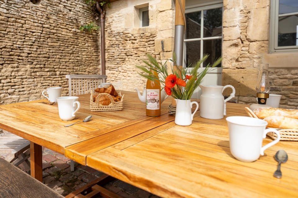 Patio, Day, Coffee/tea facilities, Dining area