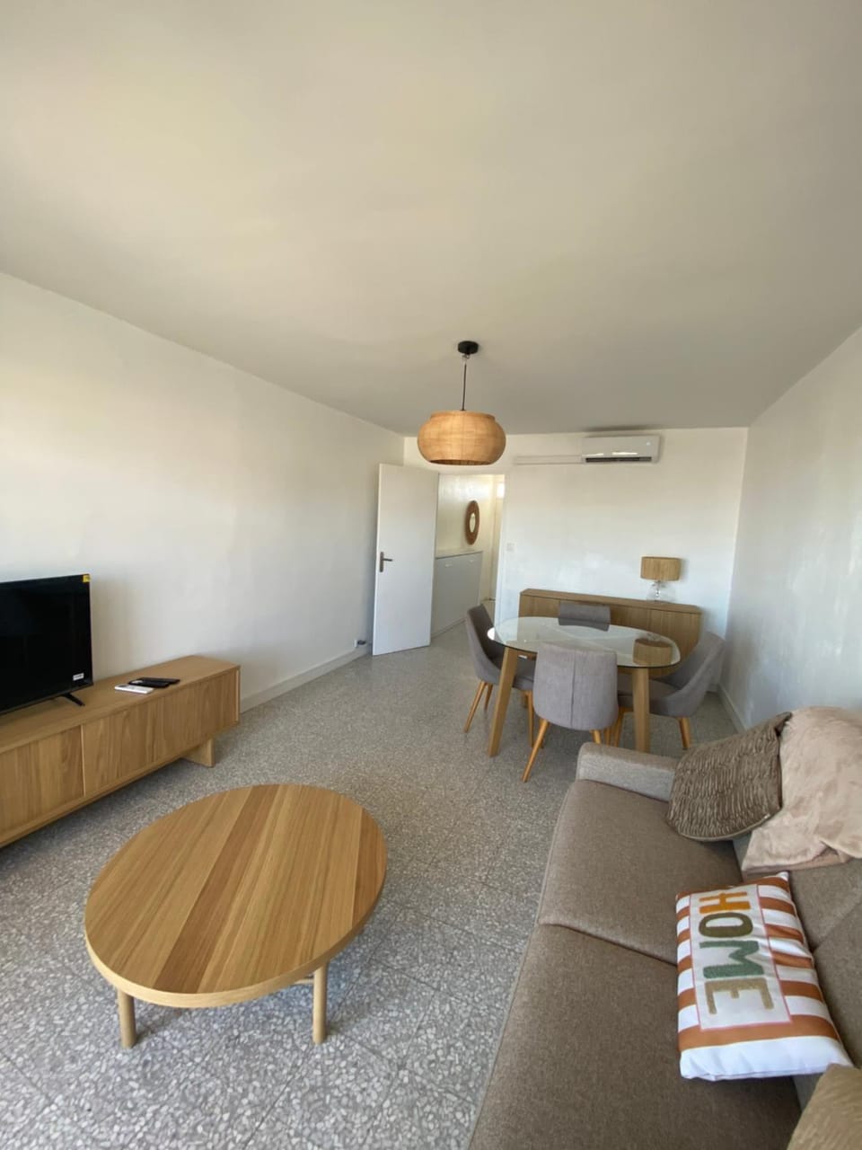 TV and multimedia, Living room, Dining area