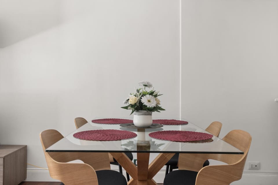 Living room, Decorative detail, Seating area, Dining area, furniture