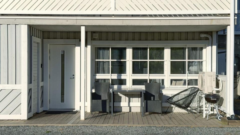 Property building, Patio, Facade/entrance