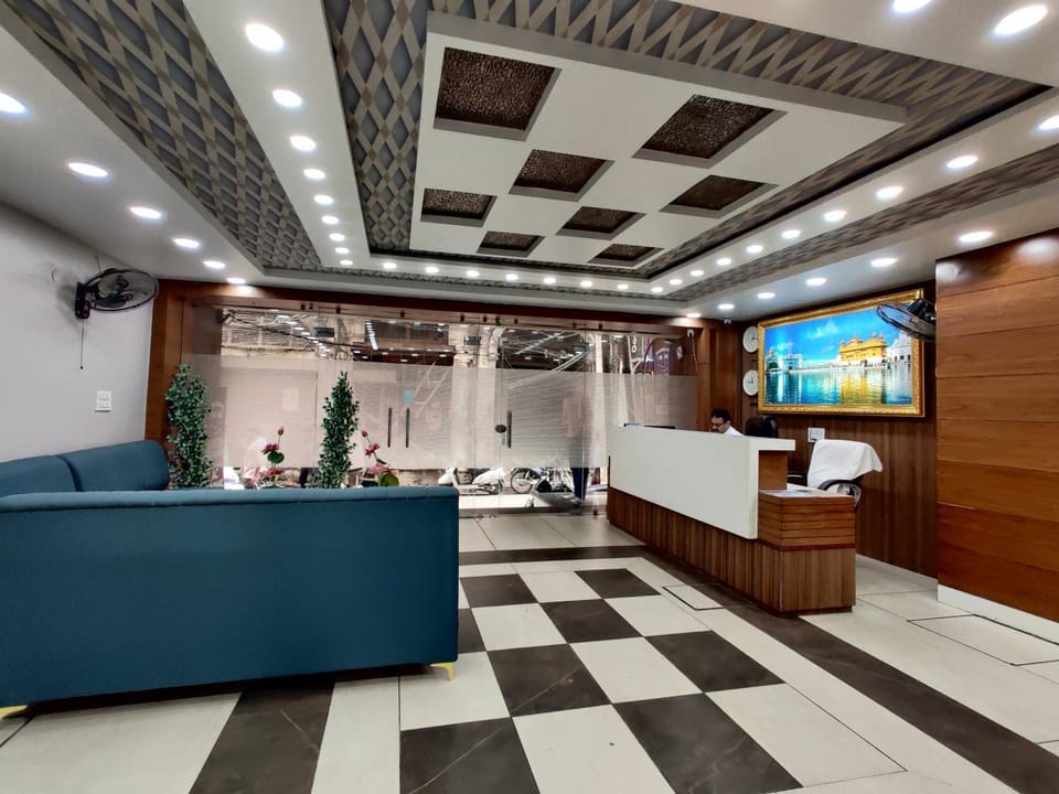 Lobby or reception, Lobby or reception