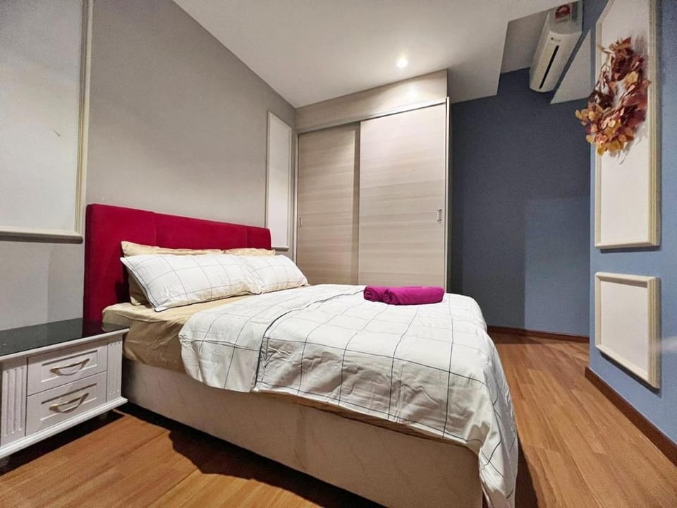 HYDE4 i-City ITQAN Homes - 8pax, Netflix, parking Apartment in Selangor, Malaysia