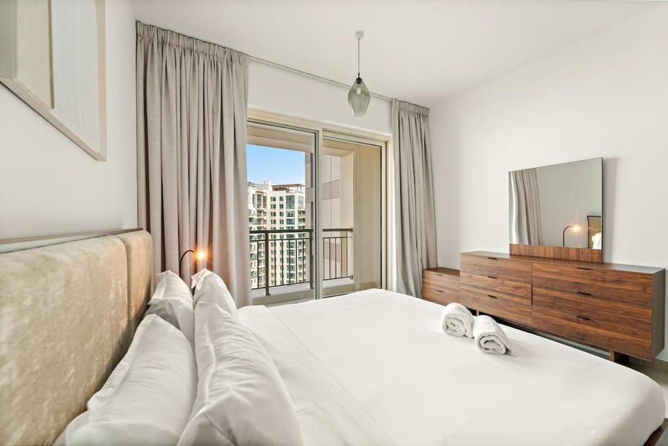 FIRST CLASS 1BR Modern Urban Retreat Apartment in Dubai