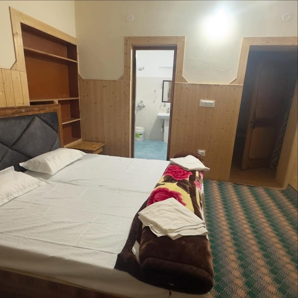 Bed, Photo of the whole room, Bedroom, towels, wardrobe