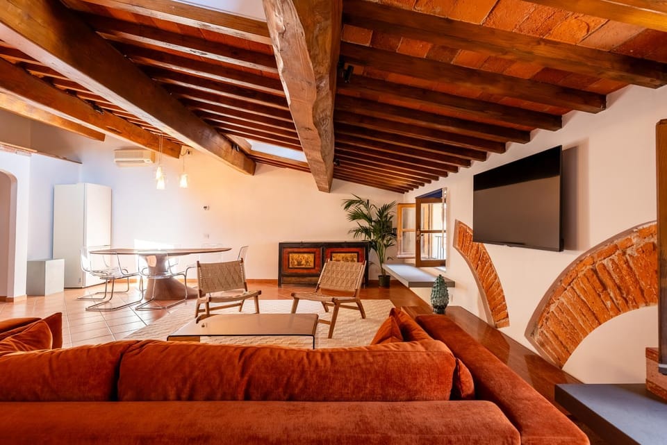 Communal lounge/ TV room, TV and multimedia, Living room, Seating area