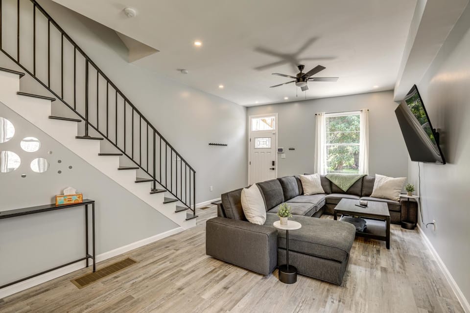 Group Getaway w/ Games & Patio in Philadelphia! House in Philadelphia