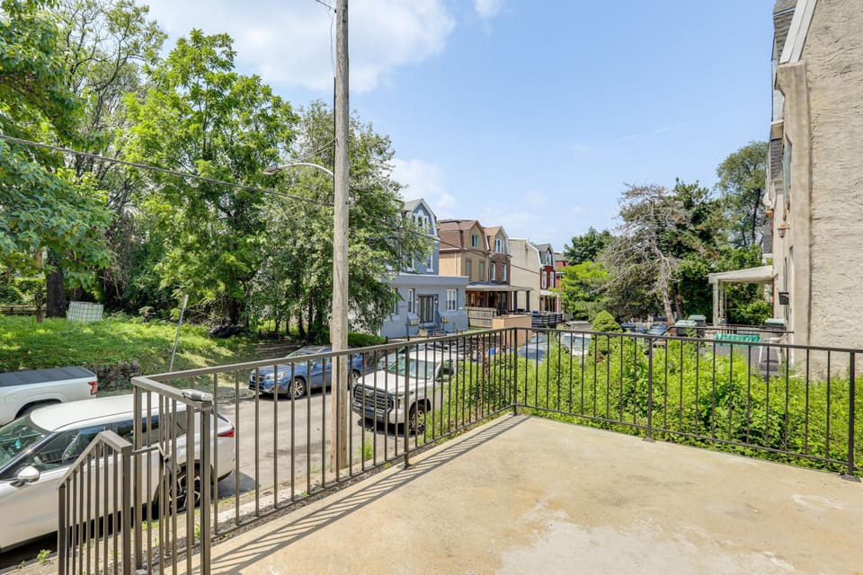 Group Getaway w/ Games & Patio in Philadelphia! House in Philadelphia