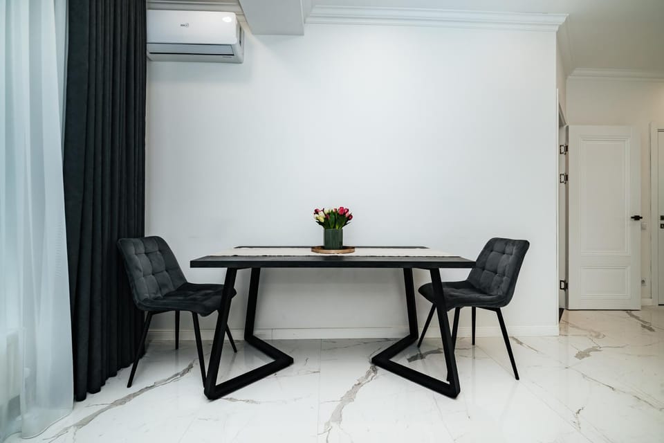 1 Bedroom Gem I Super Fast Wi-Fi and Free Parking , Near Park Apartment in Chișinău