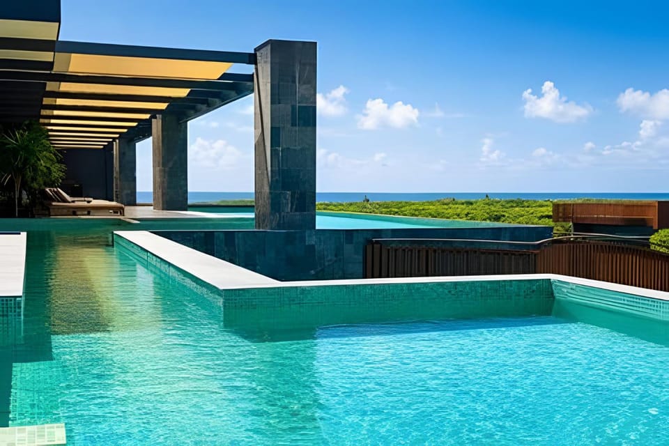 Bird's eye view, Swimming pool