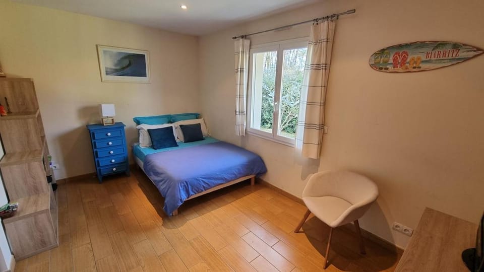 Villa avec grand jardin pour 6 personnes proche lac et océan Villa in Nouvelle-Aquitaine