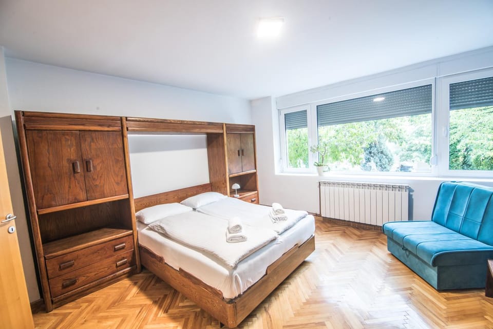 Bed, Bedroom, internet