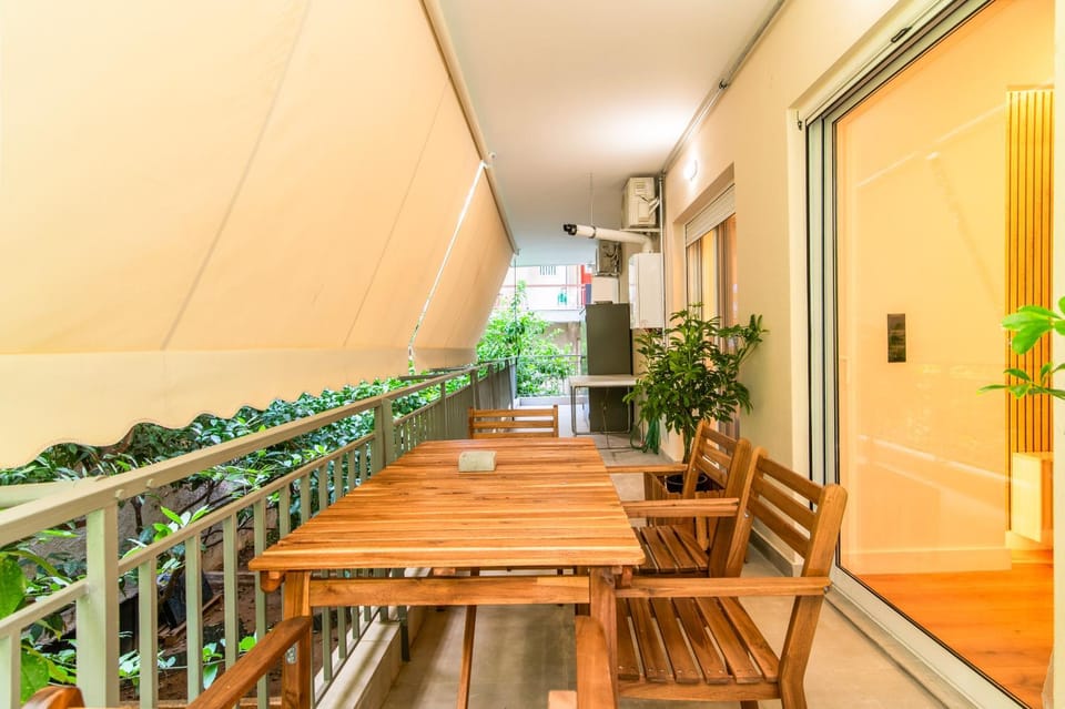 Patio, View (from property/room), Balcony/Terrace, Seating area, Dining area