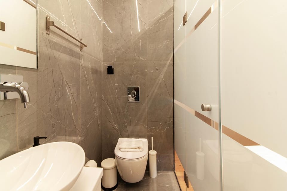 Toilet, Bathroom