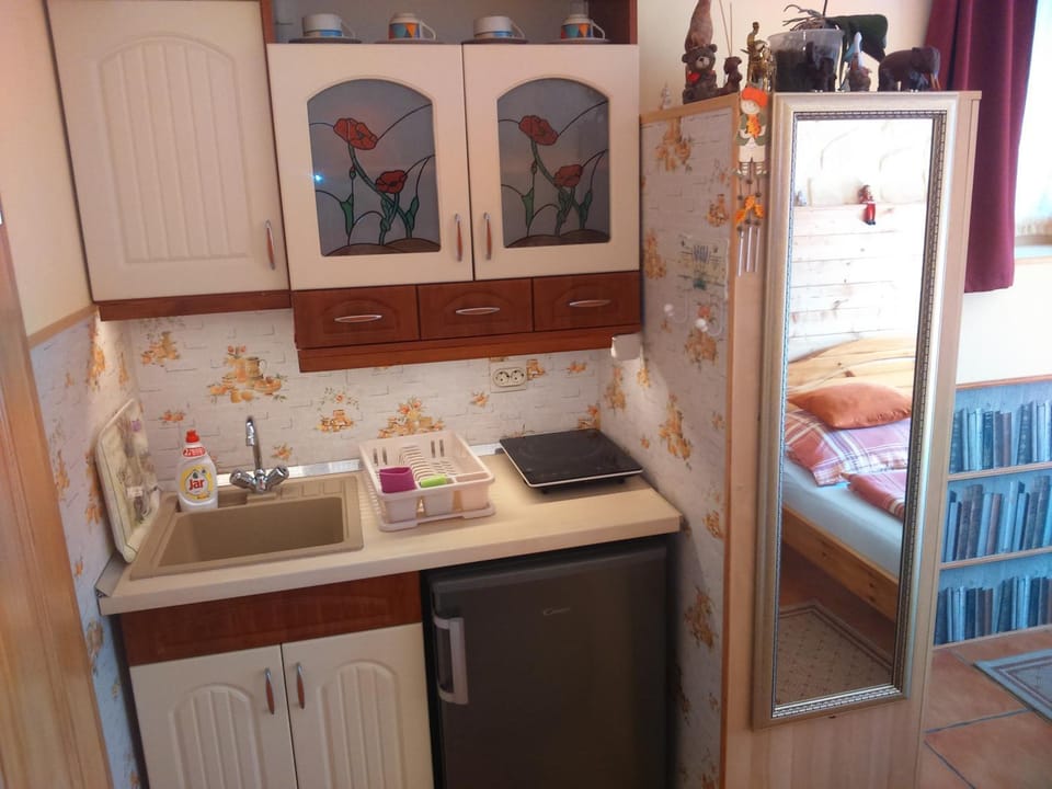 Virág Apartmanház Apartment in Hungary