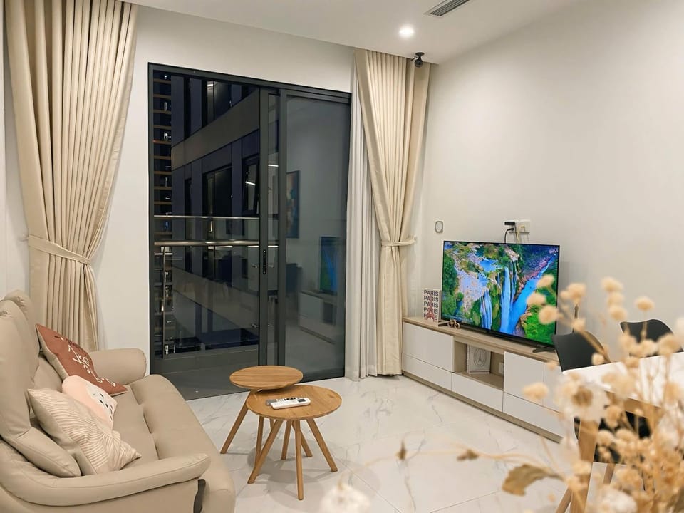 1BR Supper King View Vip Luxury Apartment in Ho Chi Minh City