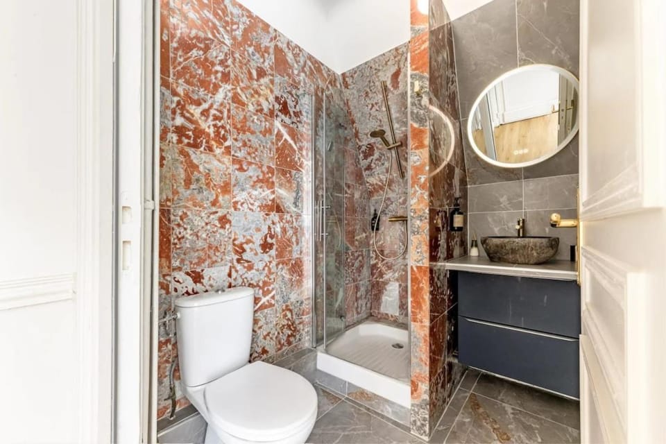 Luxury and comfort on Champs-Élysées Apartment in Paris