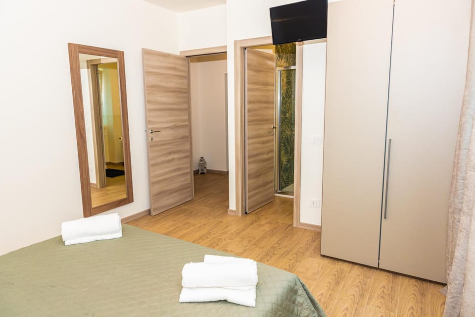 Bed, Photo of the whole room, Bedroom, towels, wardrobe