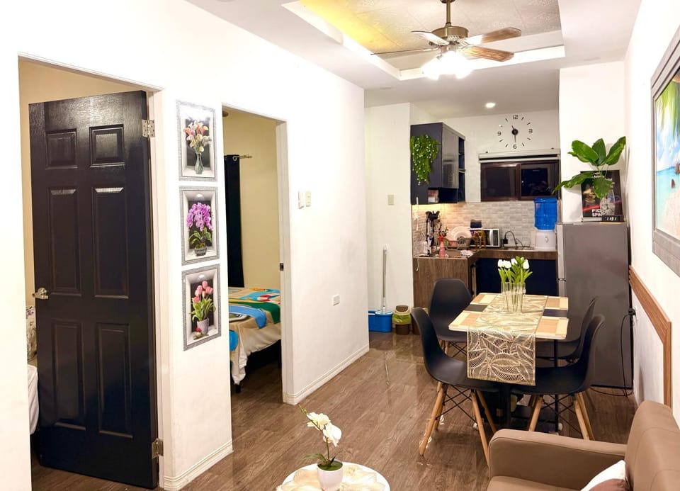 Santa Cosy Villa suite-B Fast Wi-Fi, Netflix Included Split system Air-con & Hot Shower Close to Enchanted Kingdom Apartment in Santa Rosa