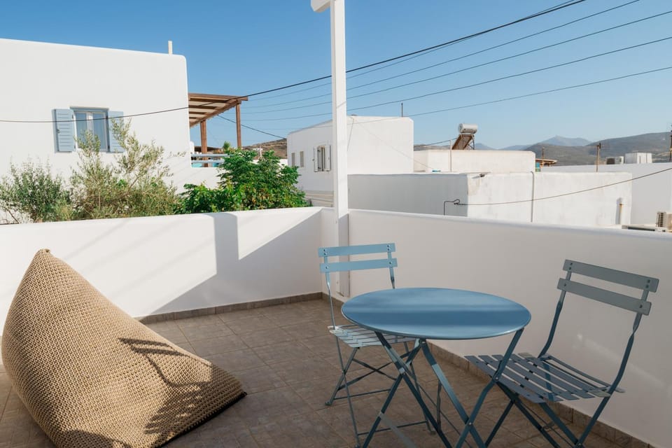 TEQUILA MARIA- PRIME LOCATION close to ALL- WALKING DISTANCE Apartment in Naousa