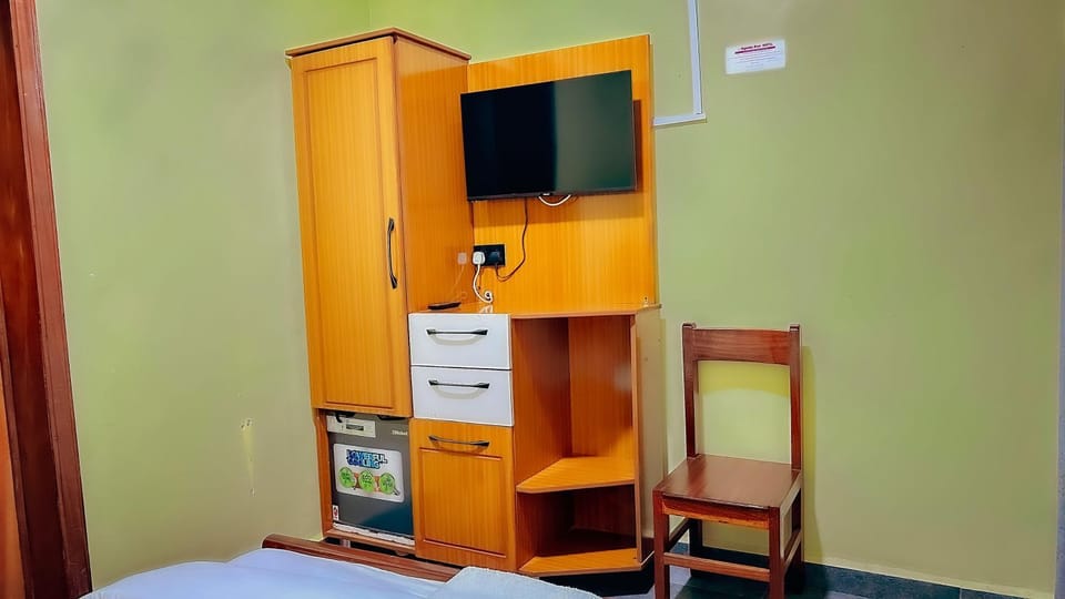 Communal lounge/ TV room, TV and multimedia, Evening entertainment, Bedroom, wardrobe