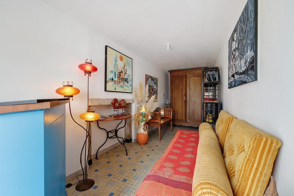 Property building, Living room