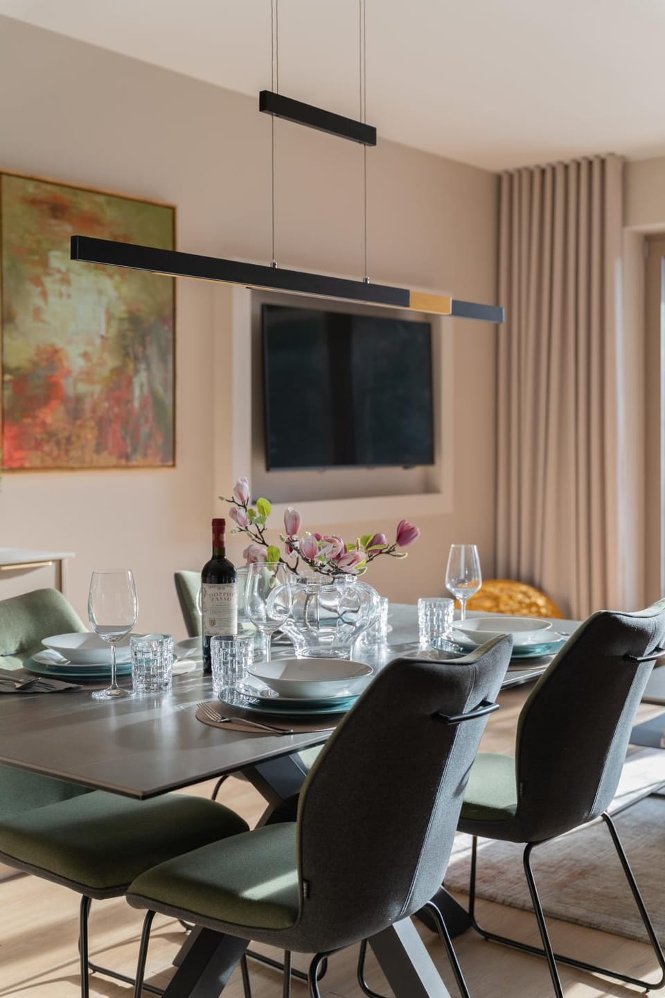 TV and multimedia, Living room, Seating area, Dining area, Evening entertainment