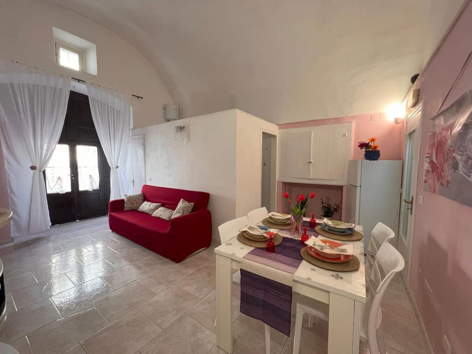 Living room, Food and drinks, Photo of the whole room, Seating area, Dining area