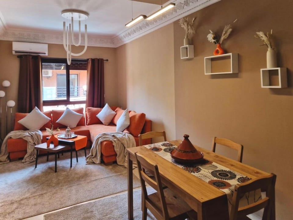 Living room, Dining area