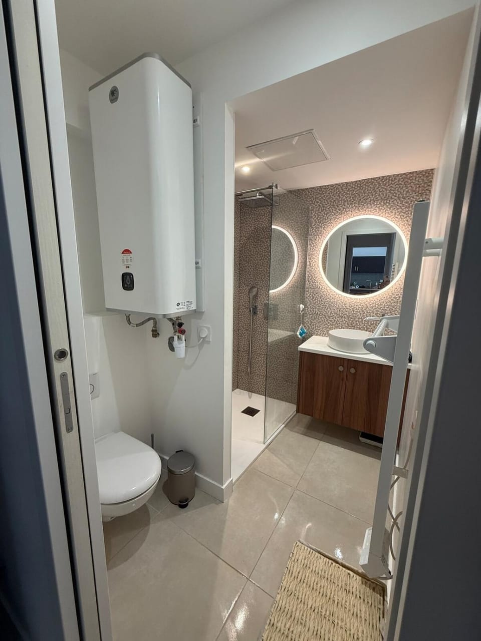 La SUITE Apartment in Séné