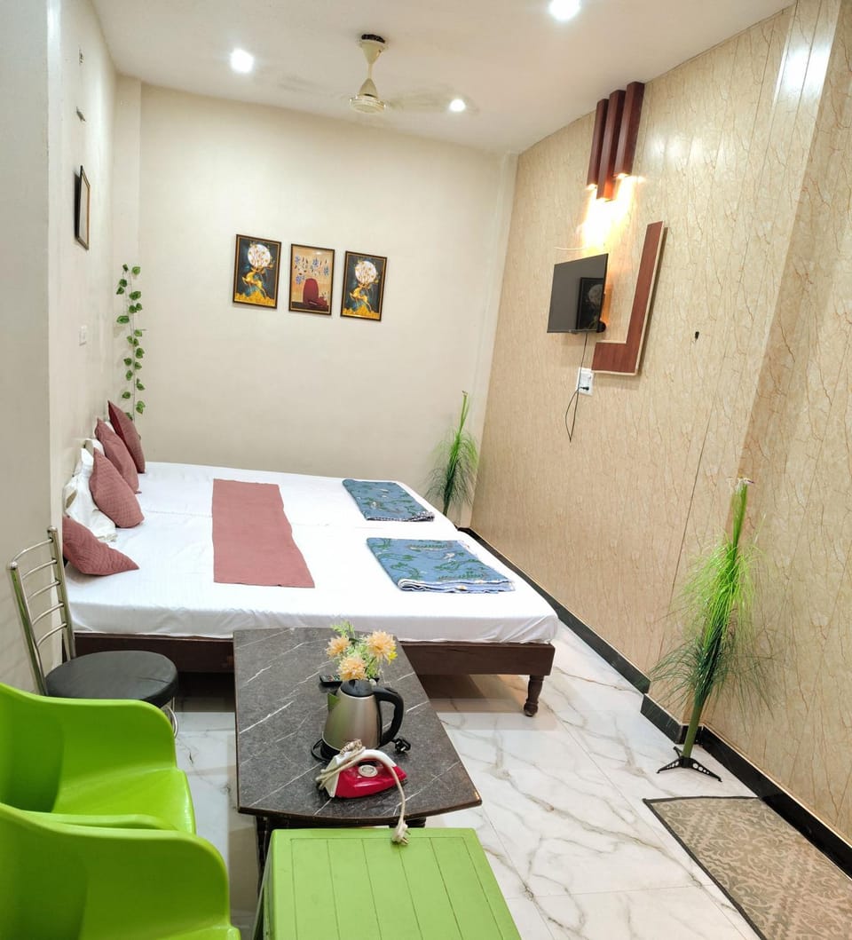 Shree laxmi homestay near kashi Vishwanath temple Bed and Breakfast in Varanasi