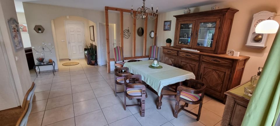 Villa avec grand jardin pour 6 personnes proche lac et océan Villa in Nouvelle-Aquitaine