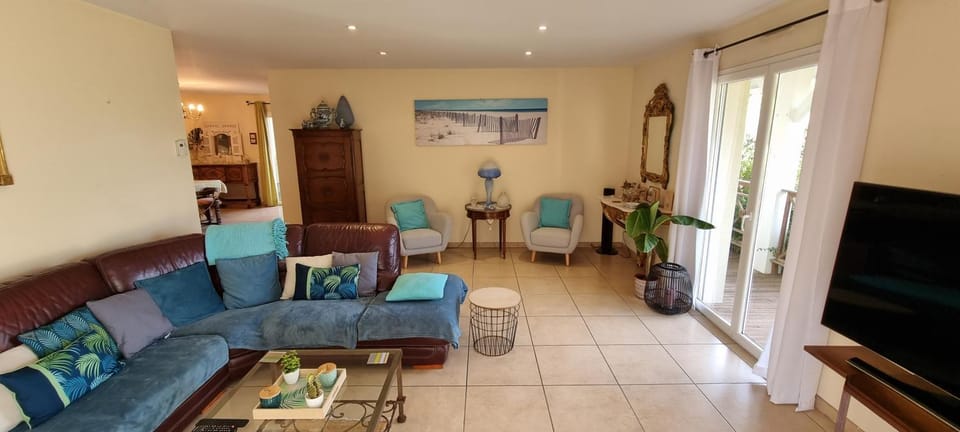 Villa avec grand jardin pour 6 personnes proche lac et océan Villa in Nouvelle-Aquitaine