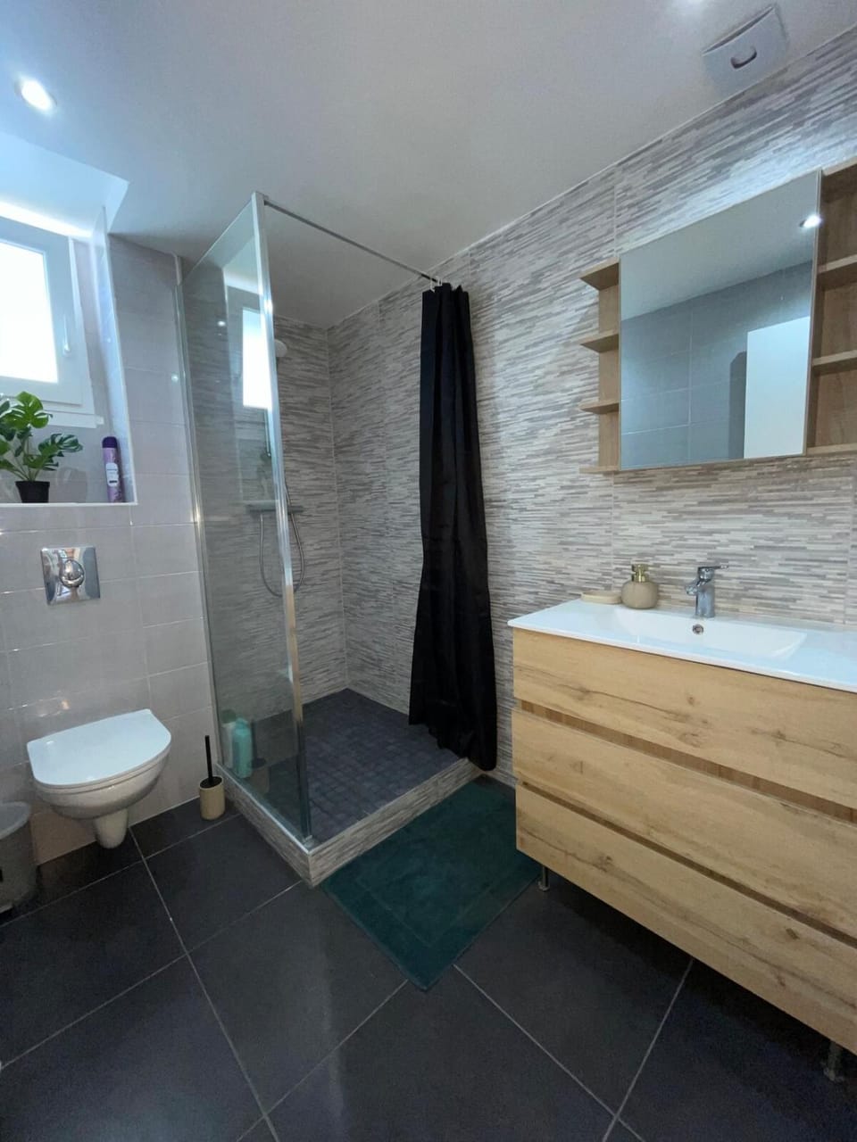 Shower, Toilet, Bathroom