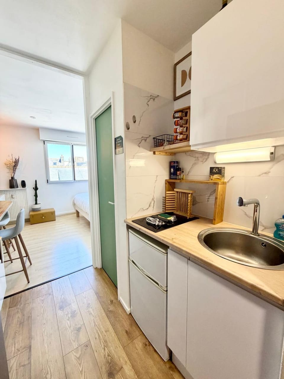 Bright City Sanctuary Walkable to Harbor & Beaches Apartment in Concarneau