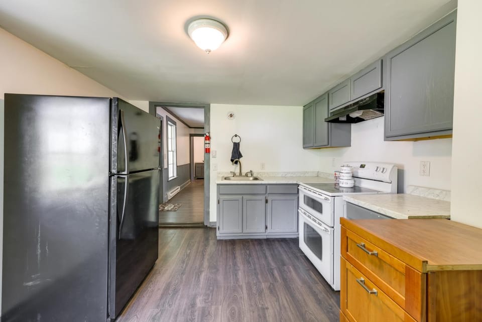 Walk to Dtwn Bath: Apt Near Keuka Lake & Wine Trl Apartment in Bath