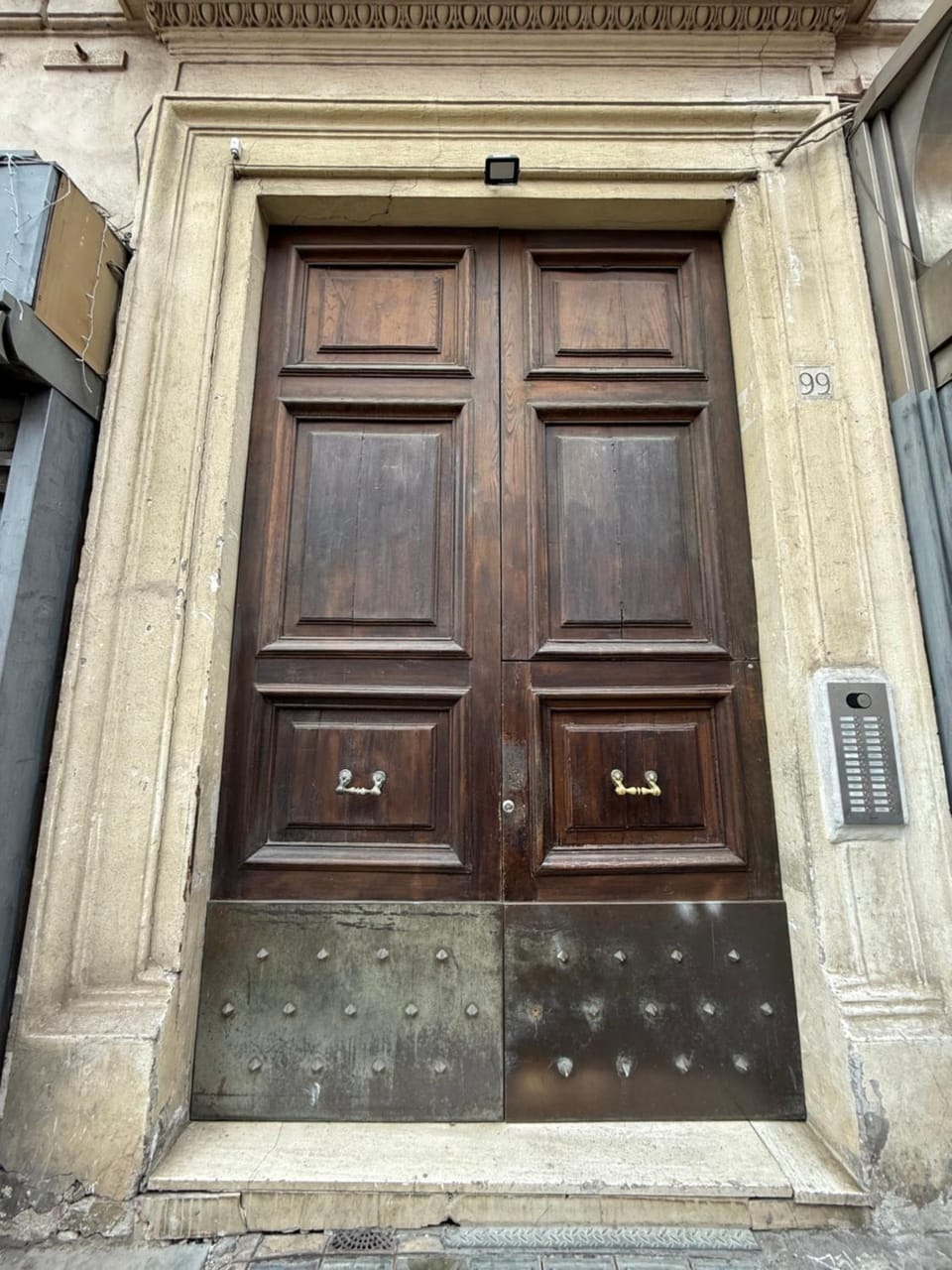 Facade/entrance