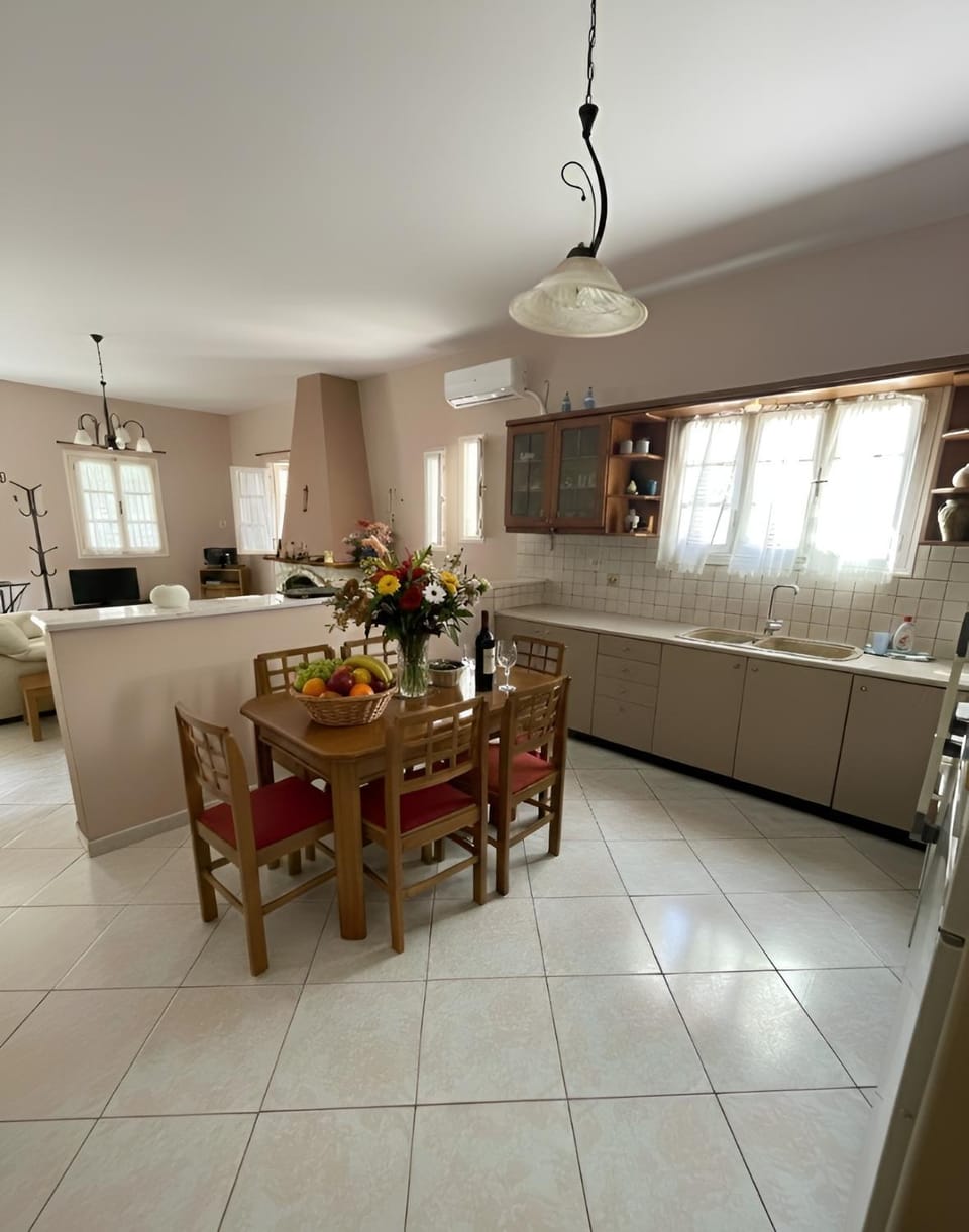 The Kefalonian Divarata House House in Cephalonia