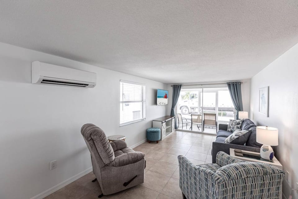 Beachside Bliss Awaits - Aloha Kai #55- Roelens House in Siesta Beach