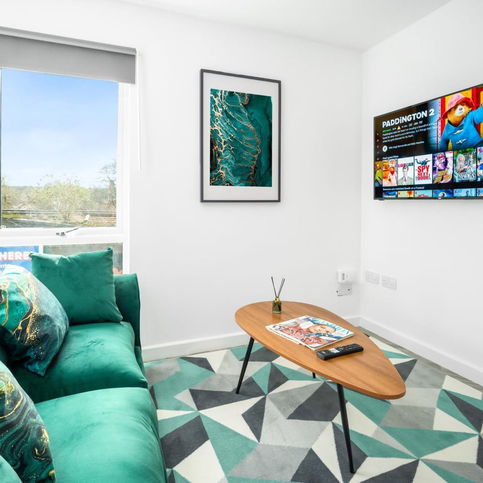 Living room, Seating area, Evening entertainment