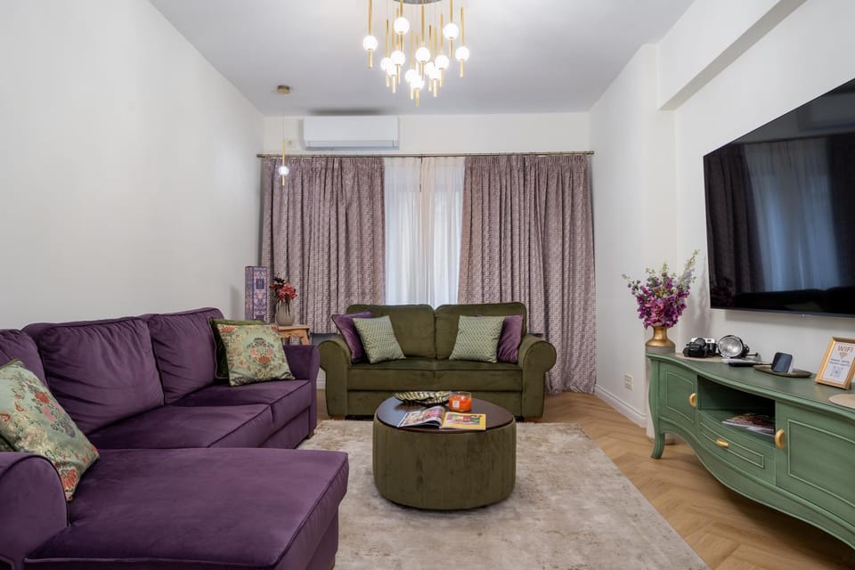 TV and multimedia, Living room, Decorative detail, Seating area, furniture