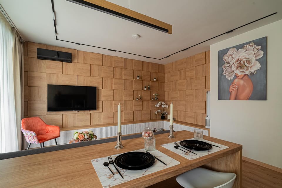 TV and multimedia, Living room, Dining area
