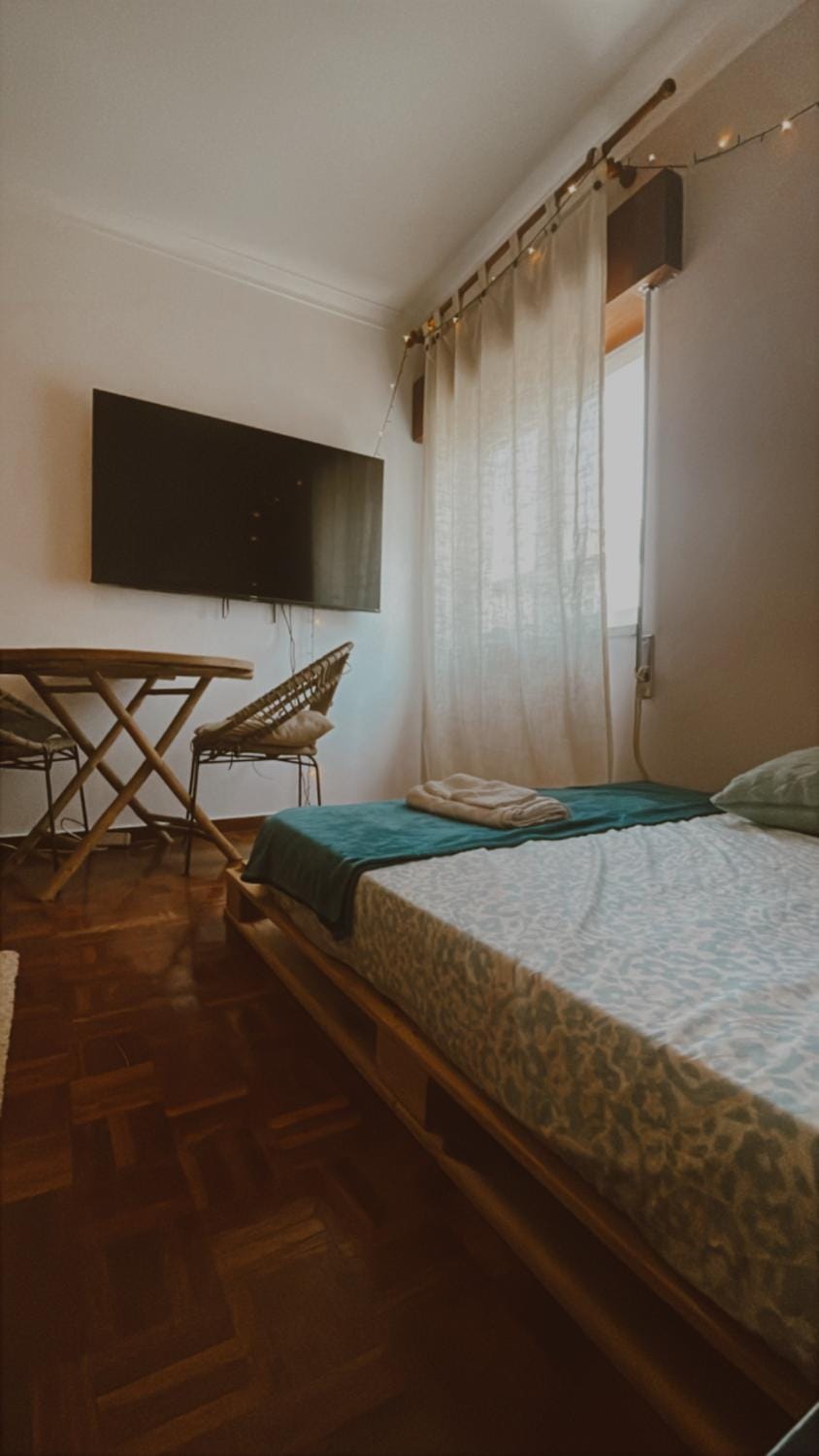 Peaceful Boho Room in Costa da Caparica Bed and Breakfast in Costa da Caparica