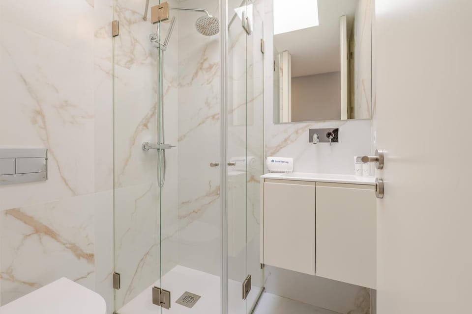 Shower, Bathroom, towels