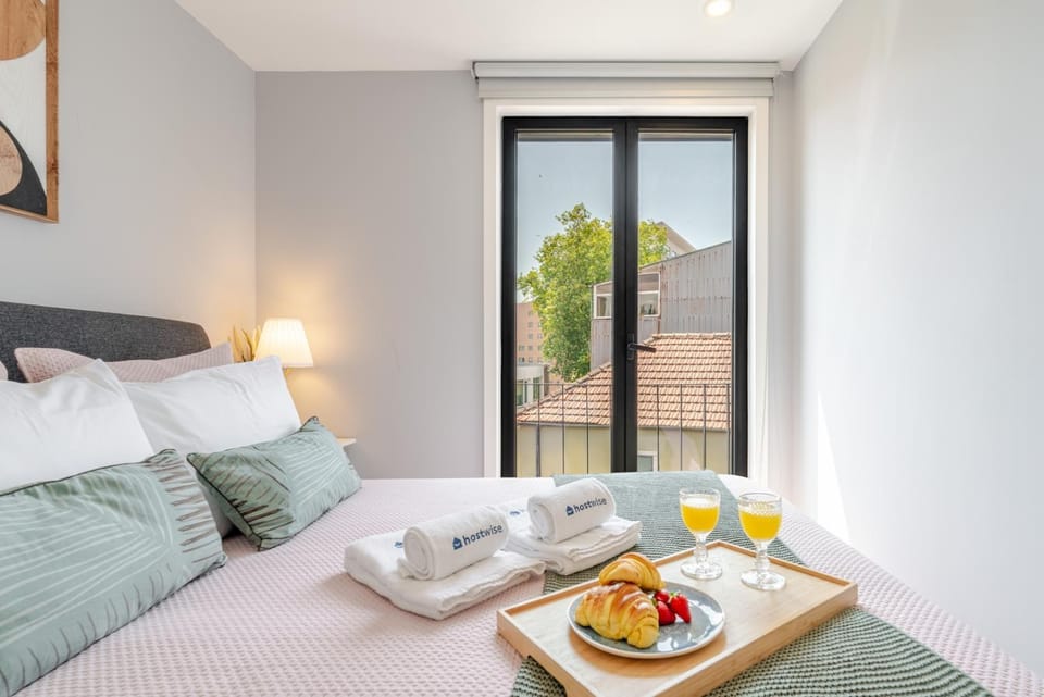 Bed, View (from property/room), Balcony/Terrace, Bedroom, towels