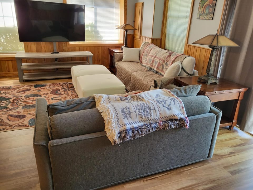 Awesome Manistee Pet Friendly Apartment in Manistee